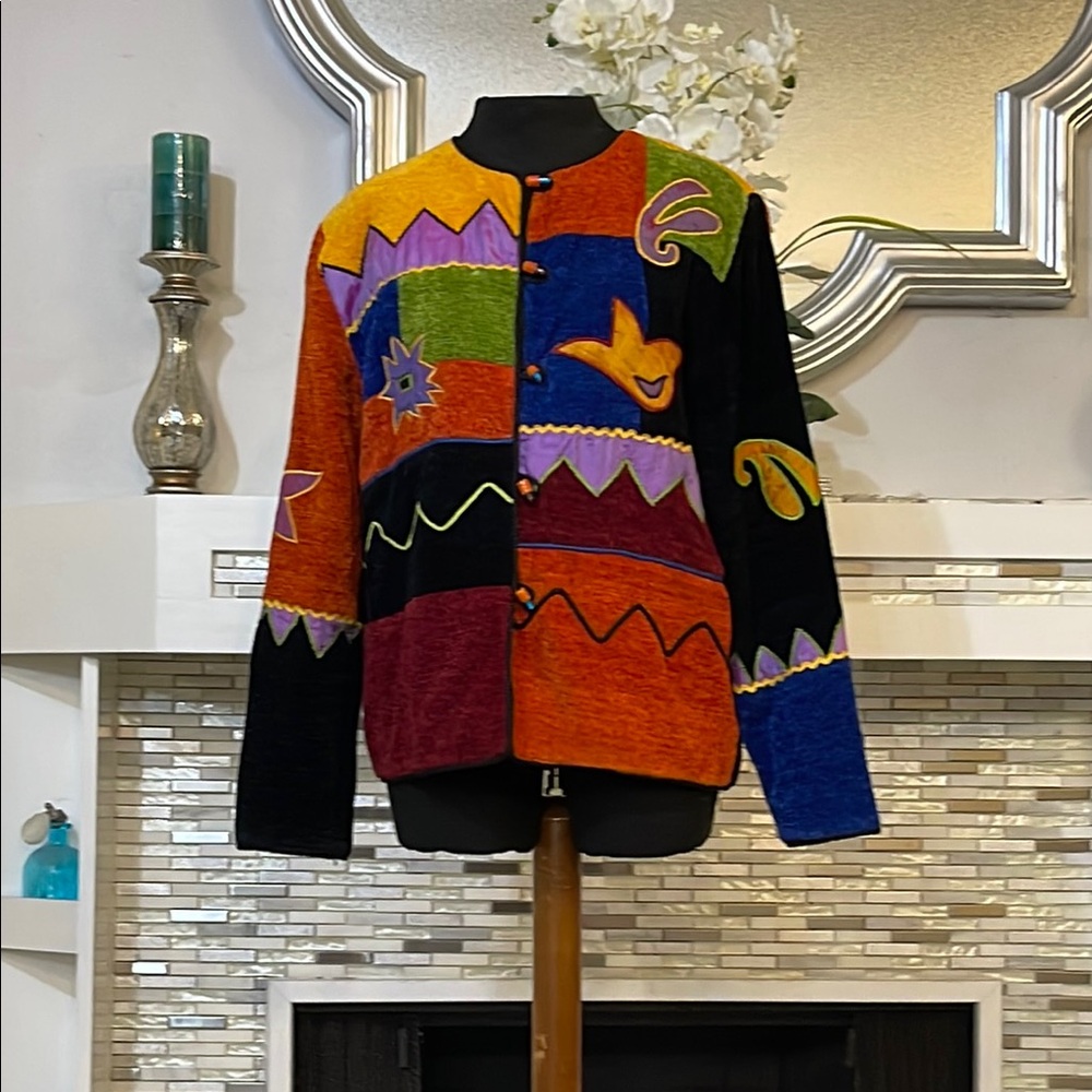 Vintage Allure Retro Embroidered Jacket with Shoulder Pads Size S